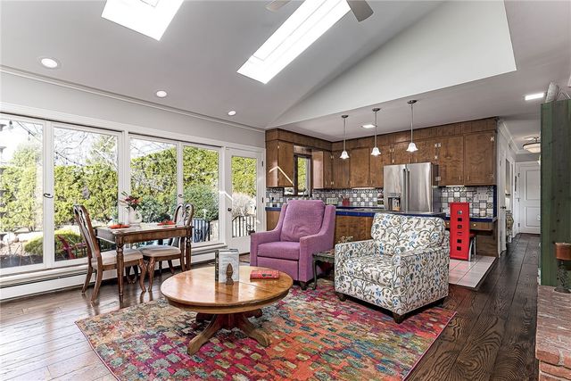 12 Coldbrook Court, Cranston, RI 02920