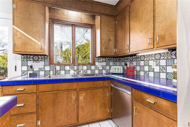 12 Coldbrook Court, Cranston, RI 02920