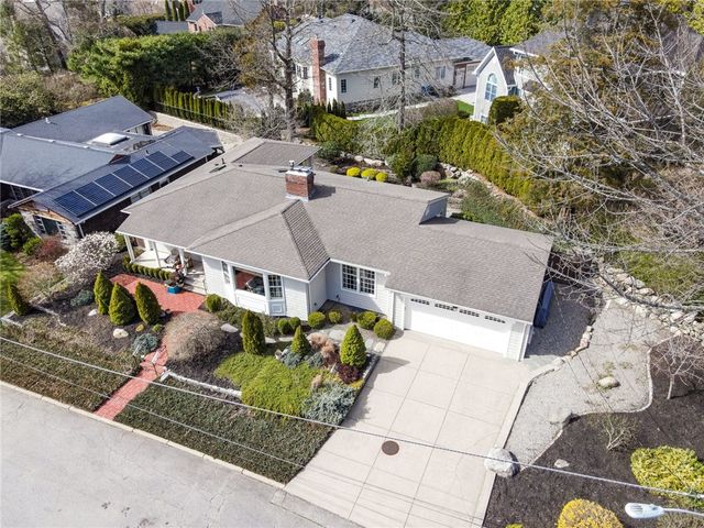 12 Coldbrook Court, Cranston, RI 02920