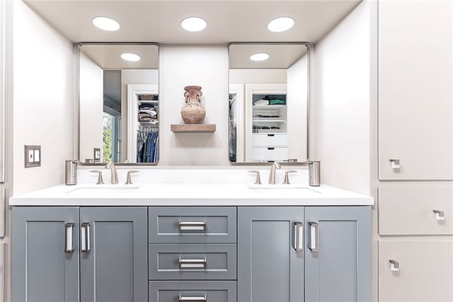 12 Coldbrook Court, Cranston, RI 02920