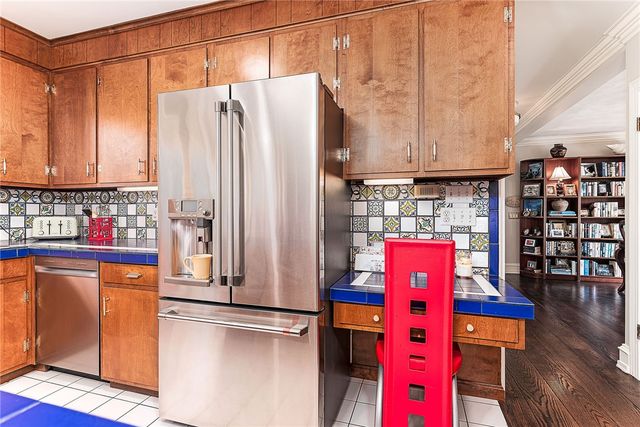 12 Coldbrook Court, Cranston, RI 02920