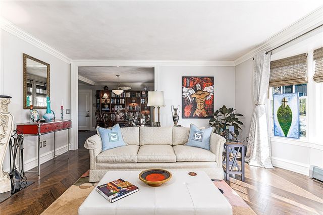 12 Coldbrook Court, Cranston, RI 02920