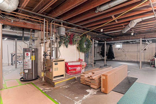 12 Coldbrook Court, Cranston, RI 02920