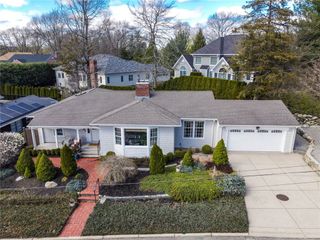 12 Coldbrook Court, Cranston, RI 02920