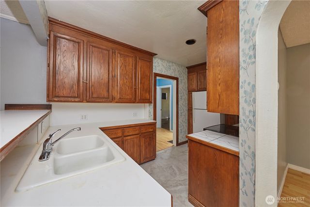 9059 Carkeek Drive S, Seattle, WA 98118