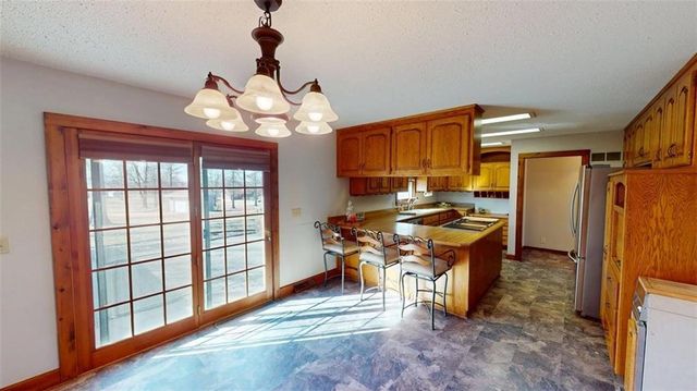 15293 Skyway Drive, Bonner Springs, KS 66012