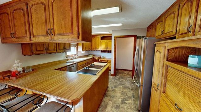 15293 Skyway Drive, Bonner Springs, KS 66012