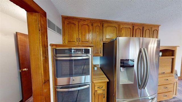 15293 Skyway Drive, Bonner Springs, KS 66012