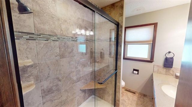 15293 Skyway Drive, Bonner Springs, KS 66012