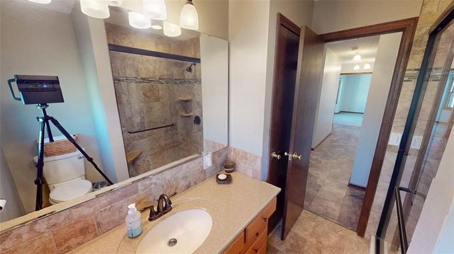 15293 Skyway Drive, Bonner Springs, KS 66012