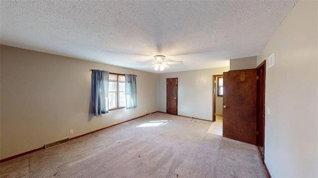 15293 Skyway Drive, Bonner Springs, KS 66012