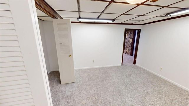 15293 Skyway Drive, Bonner Springs, KS 66012