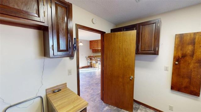 15293 Skyway Drive, Bonner Springs, KS 66012