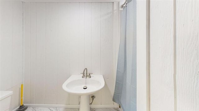 15293 Skyway Drive, Bonner Springs, KS 66012