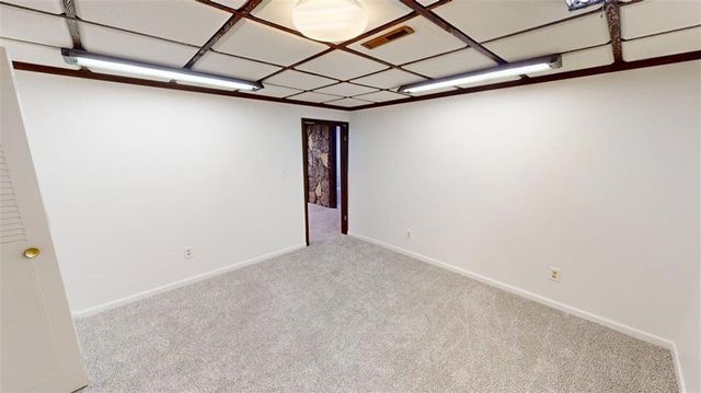 15293 Skyway Drive, Bonner Springs, KS 66012