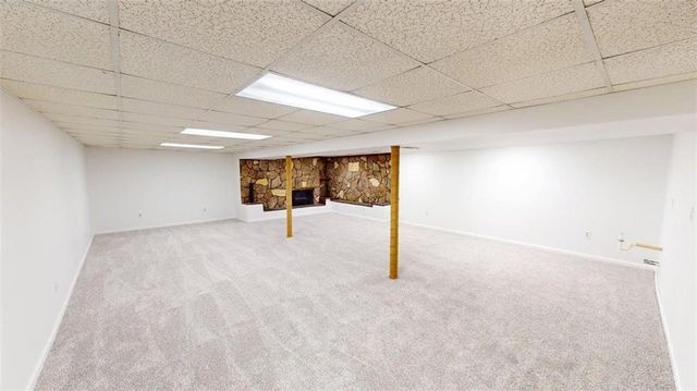 15293 Skyway Drive, Bonner Springs, KS 66012