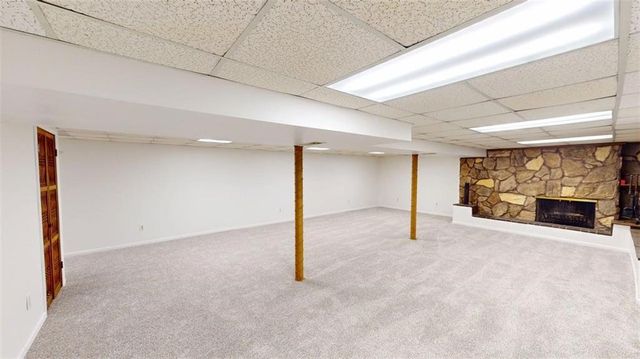 15293 Skyway Drive, Bonner Springs, KS 66012