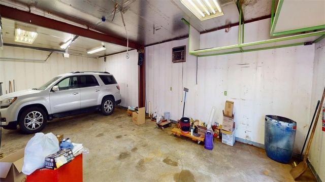 15293 Skyway Drive, Bonner Springs, KS 66012