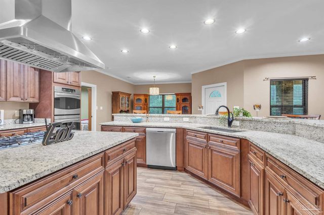 5406 Steele Rd, Baker, FL 32531