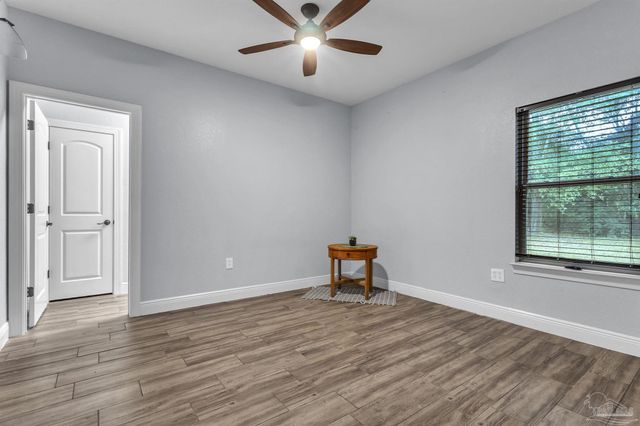 5406 Steele Rd, Baker, FL 32531