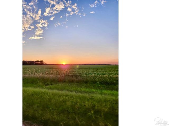5406 Steele Rd, Baker, FL 32531