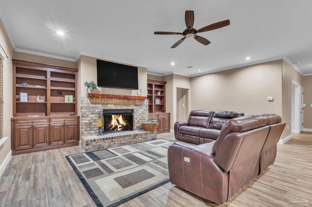 5406 Steele Rd, Baker, FL 32531