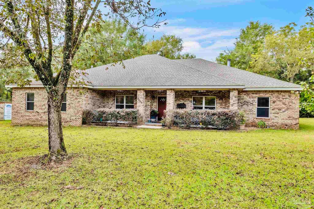 5406 Steele Rd, Baker, FL 32531