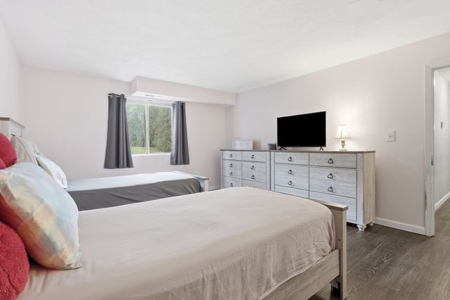 10 Village Ln 15, Tyngsborough, MA 01879