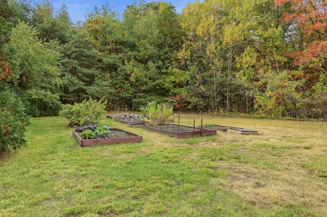 10 Village Ln 15, Tyngsborough, MA 01879