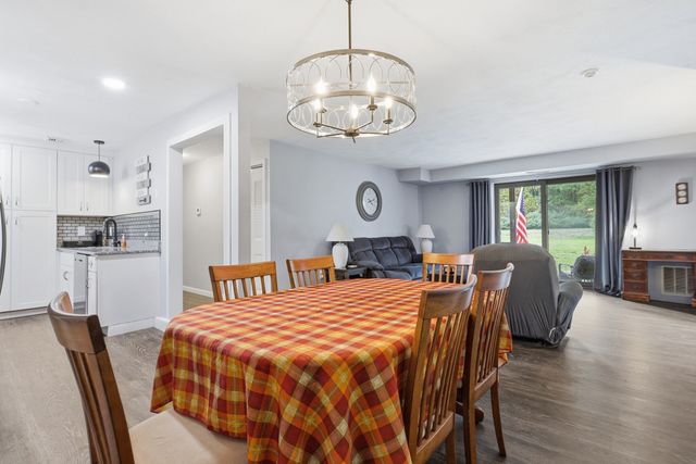 10 Village Ln 15, Tyngsborough, MA 01879