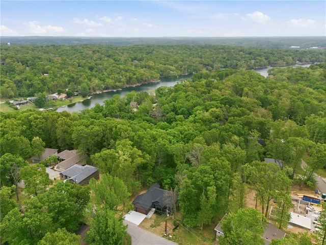 30 Brentwood Drive, Bella Vista, AR 72715