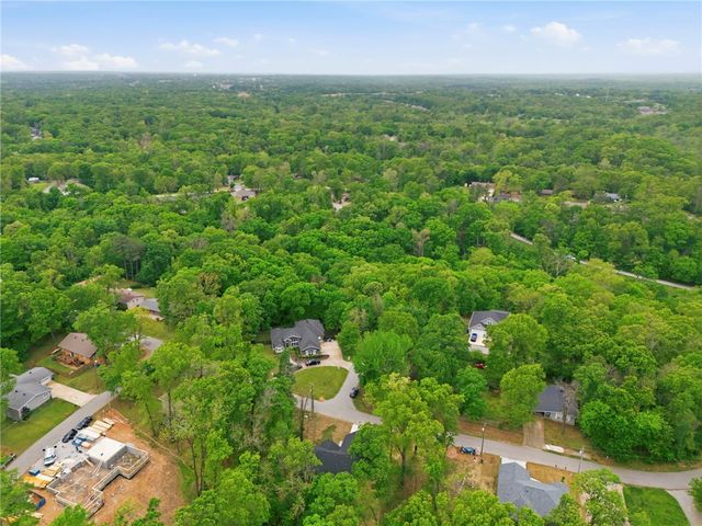 30 Brentwood Drive, Bella Vista, AR 72715
