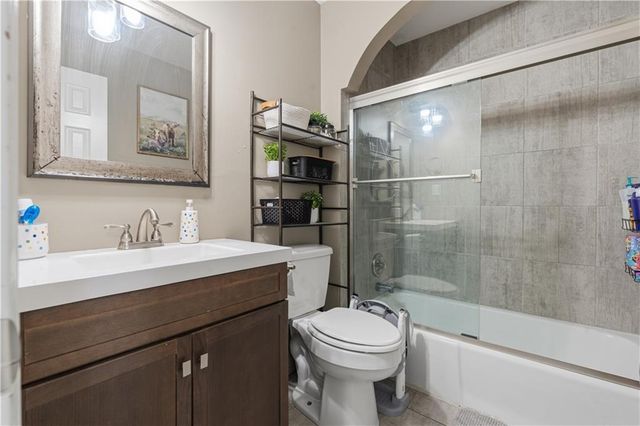 919 NE 112th Terrace, Kansas City, MO 64155