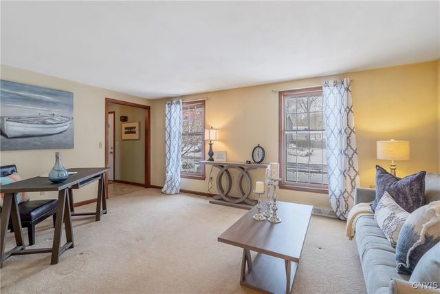 4943 Look Kinney Circle, Clay, NY 13088