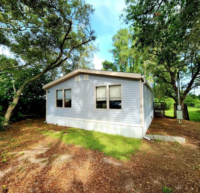 2168 MASSACHUSETTS Avenue, Carrabelle, FL 32322