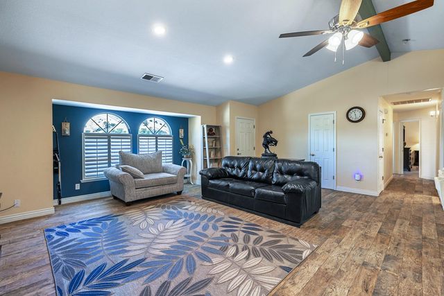 5741 Elwood Road, Sanger, CA 93657