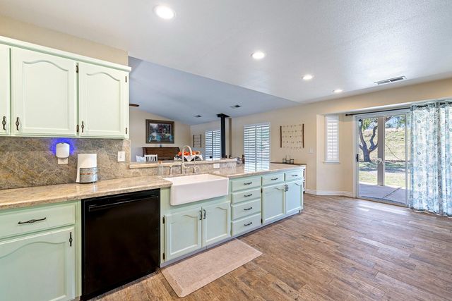 5741 Elwood Road, Sanger, CA 93657