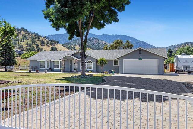 5741 Elwood Road, Sanger, CA 93657