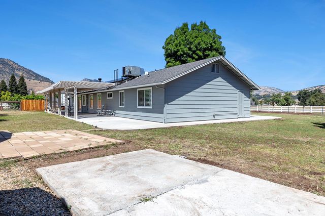 5741 Elwood Road, Sanger, CA 93657