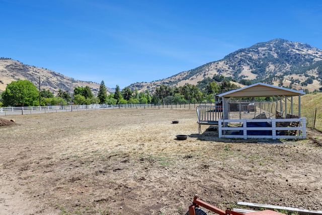 5741 Elwood Road, Sanger, CA 93657