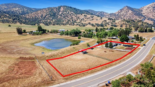 5741 Elwood Road, Sanger, CA 93657