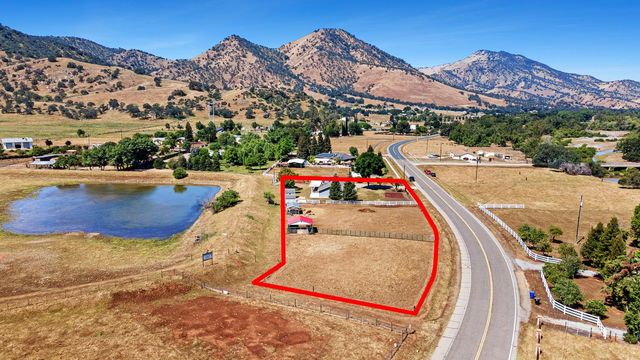5741 Elwood Road, Sanger, CA 93657