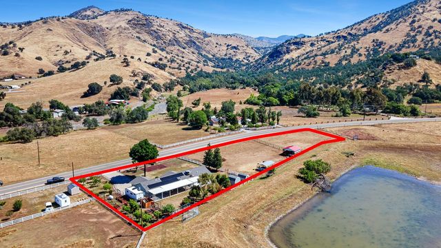 5741 Elwood Road, Sanger, CA 93657