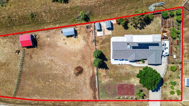 5741 Elwood Road, Sanger, CA 93657