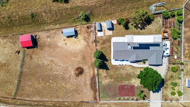 5741 Elwood Road, Sanger, CA 93657