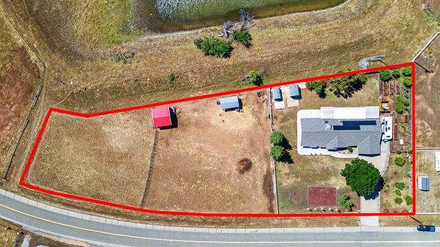 5741 Elwood Road, Sanger, CA 93657