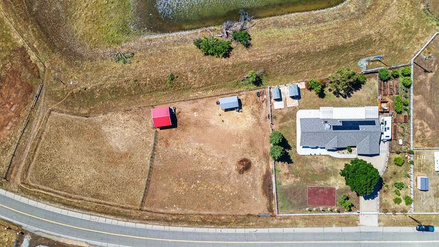 5741 Elwood Road, Sanger, CA 93657