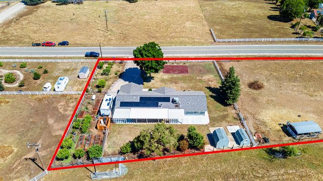 5741 Elwood Road, Sanger, CA 93657