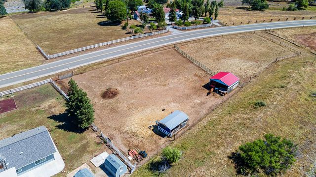 5741 Elwood Road, Sanger, CA 93657