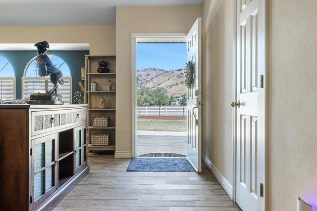 5741 Elwood Road, Sanger, CA 93657